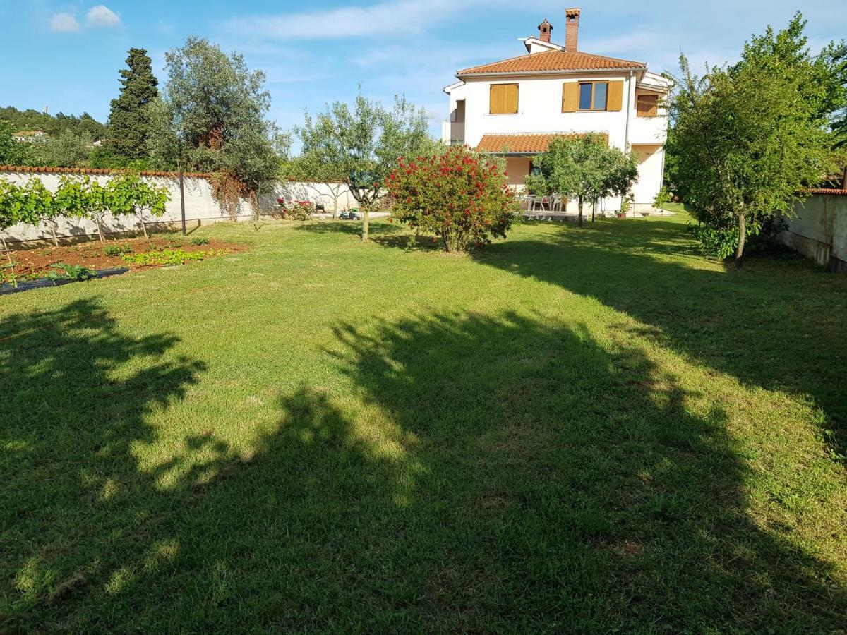 Levanda Apartment Pula Bagian luar foto